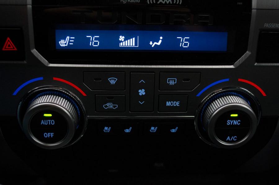  Toyota Tundra Platinum 4x4 2014 года  (фото 25 из 32)